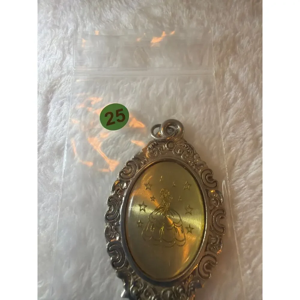 Vintage Style Oval Pendant Princess Stars Gold Tone Ornate Silver Charm Belle ?